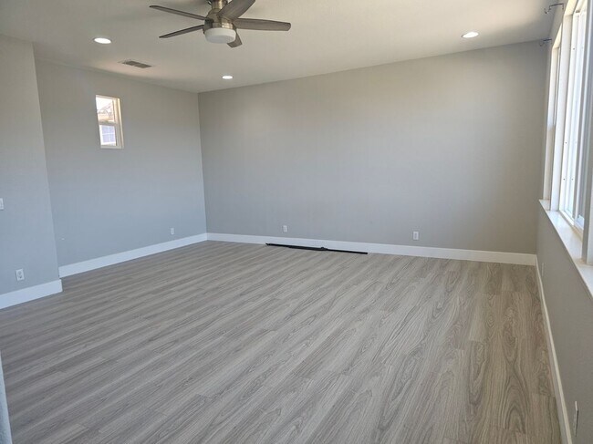 Building Photo - 17127 Carrotwood Dr