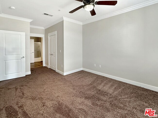 Building Photo - 24585 Town Center Dr