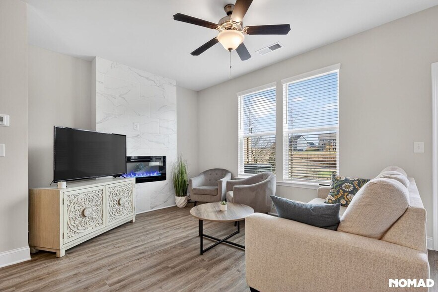 Building Photo - 110 Greenview Ct