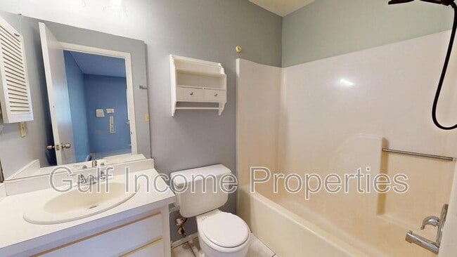 Building Photo - 709 45th St E