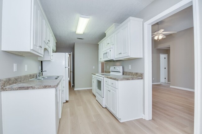 Building Photo - Updated 4 Bedroom in Grovetown