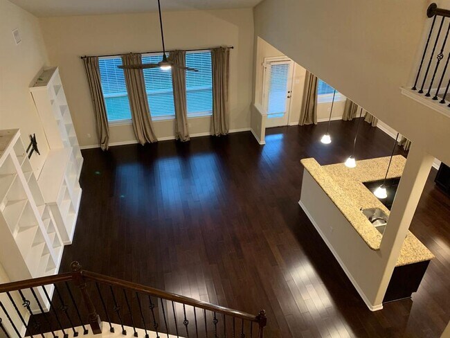 Building Photo - 700 Royal Burgess Dr