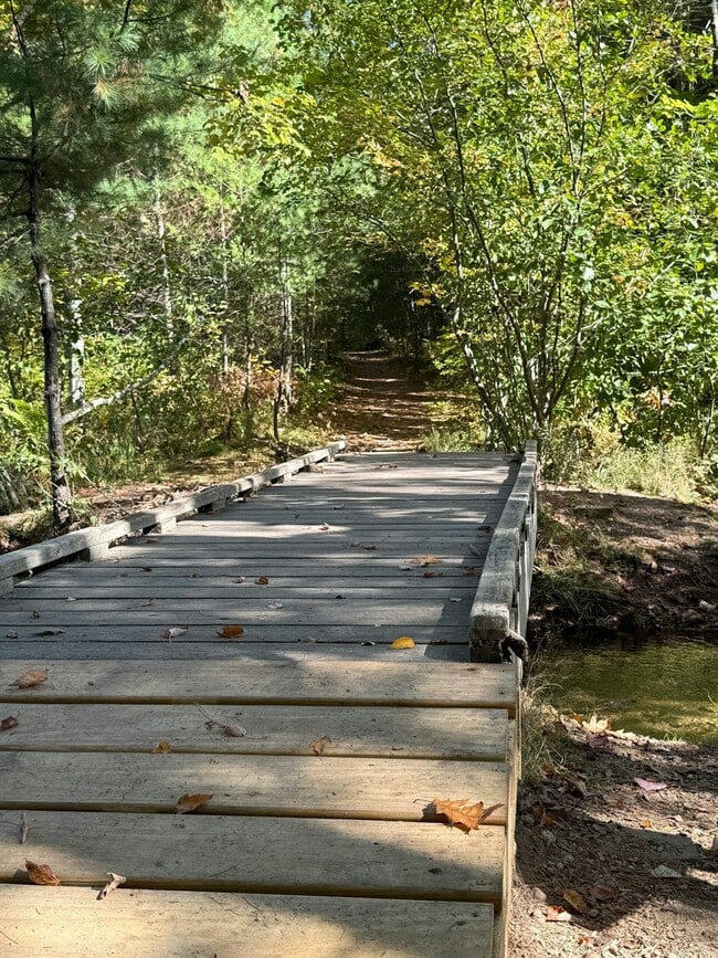 Building Photo - 15 Anglers Rd