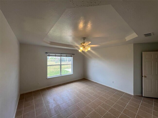 Building Photo - 1100 County Rd 313