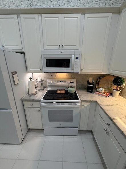 Building Photo - 9391 Bridgeport Dr