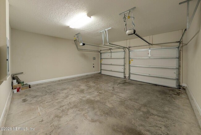 Building Photo - 95 Silver Creek Pl
