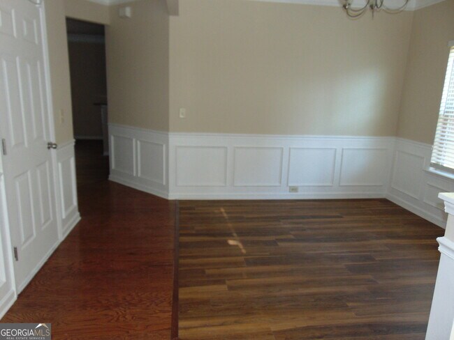 Building Photo - 1320 Napa Valley Dr SW