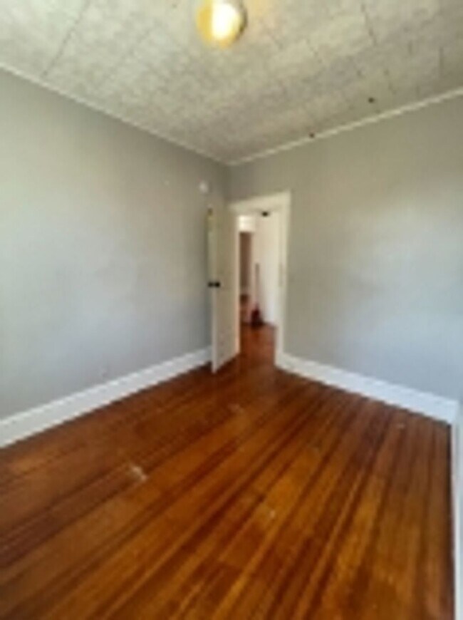 Building Photo - 13 S Marshall St