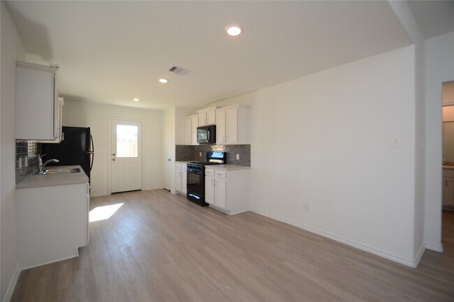 Building Photo - 1319 Winding Willow Dr