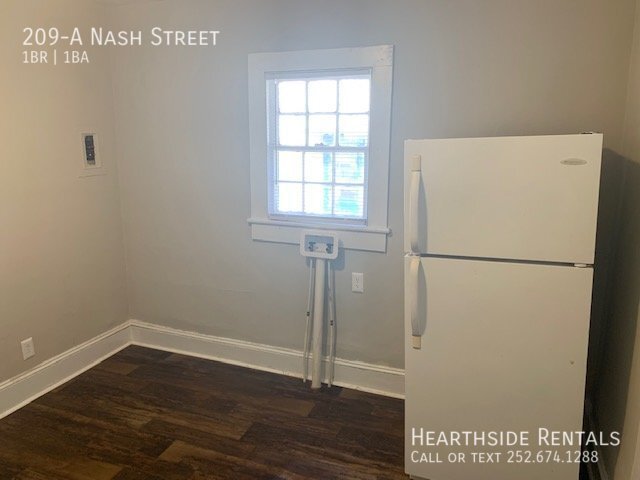 Building Photo - 209 Nash St
