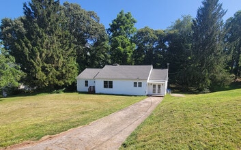 Building Photo - 317 Poplar St