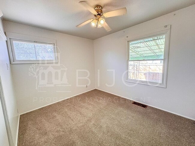 Building Photo - 618 Prospect Lake Dr