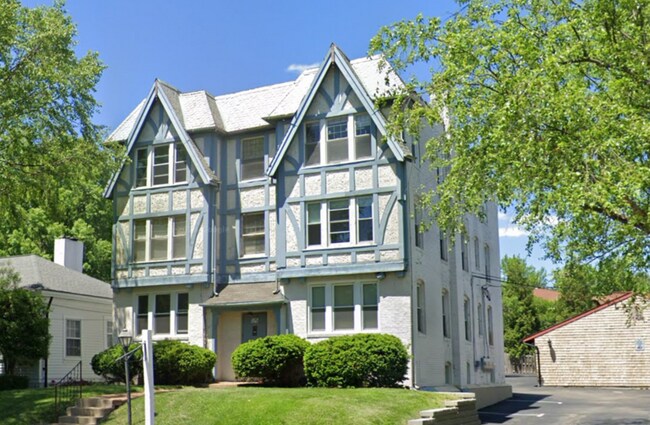 Building Photo - 125 W Bodley Ave