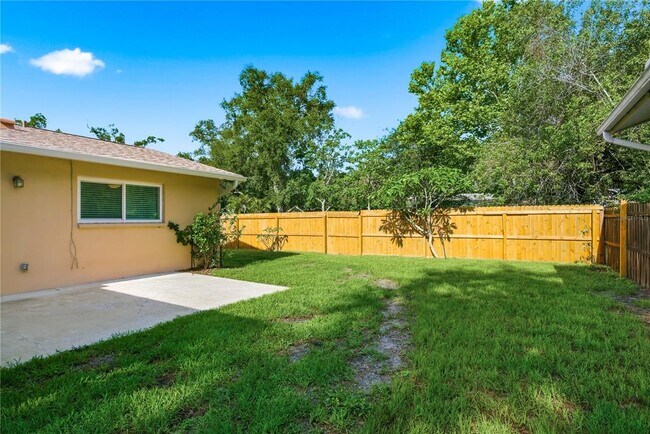 Building Photo - 2914 Cypress Green Dr
