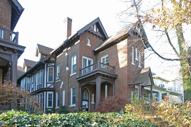 Building Photo - Everett Terrace