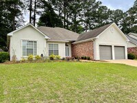 Building Photo - 3/2 for rent in Ridgeland!