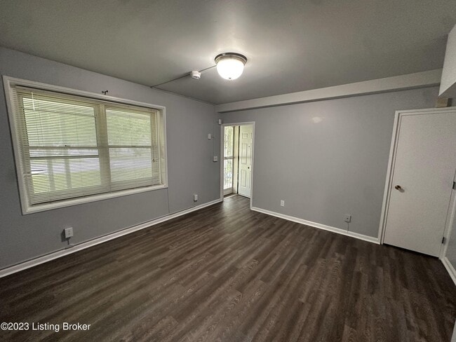 Building Photo - 1749 Algonquin Pkwy