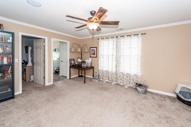 Building Photo - 3 Bedroom 2.5 Bath Single Family Home in S...