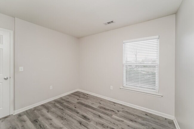 Building Photo - 507 Waterlemon Way