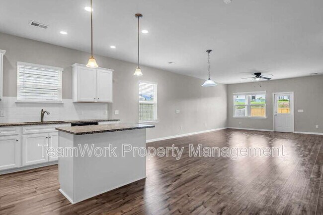 Building Photo - 158 Hayworth Rd
