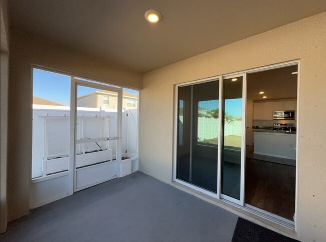 Building Photo - 822 18th Ave SE