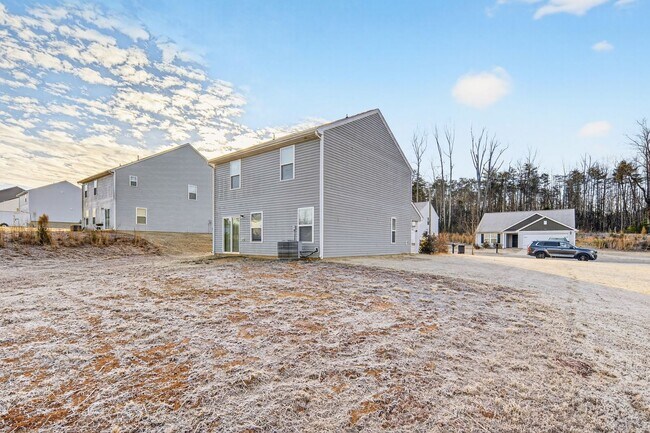 Building Photo - Available now! Stunning 3-Bedroom Home in Meredith Woods