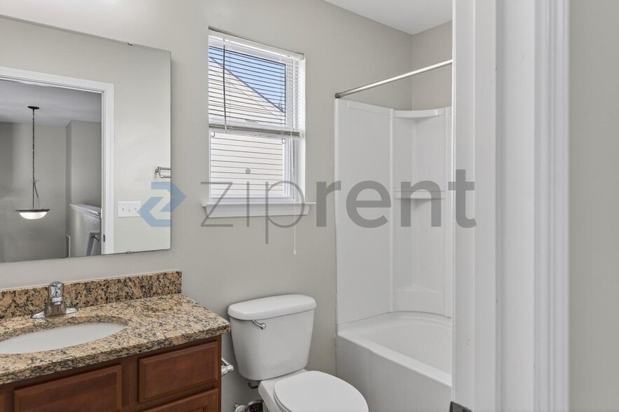 Building Photo - 291 Ranlo Ave