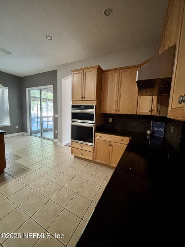 Building Photo - 11827 Crusselle Dr