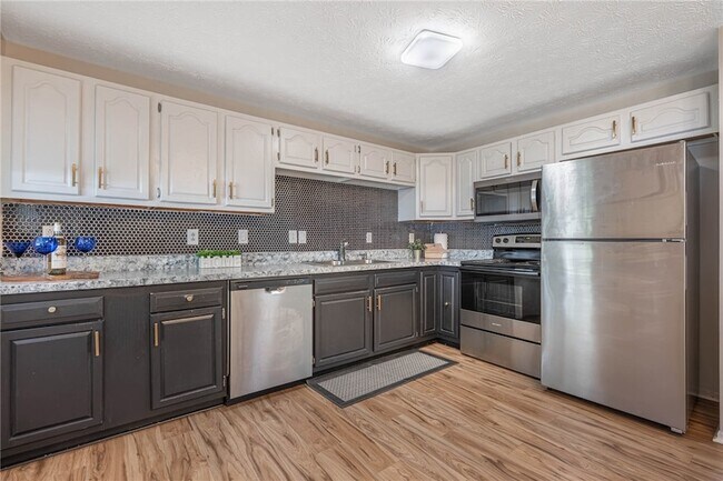 Building Photo - 5276 Buckner Dr