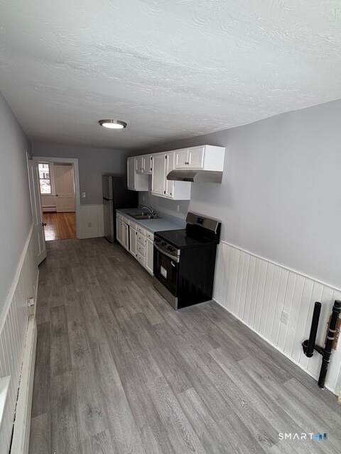 Building Photo - 122 River Rd