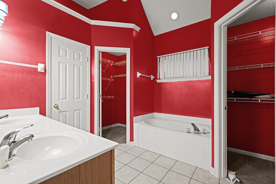 Building Photo - 3903 Caprice Dr