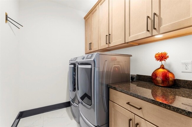 Building Photo - 8756 Windlass Cv