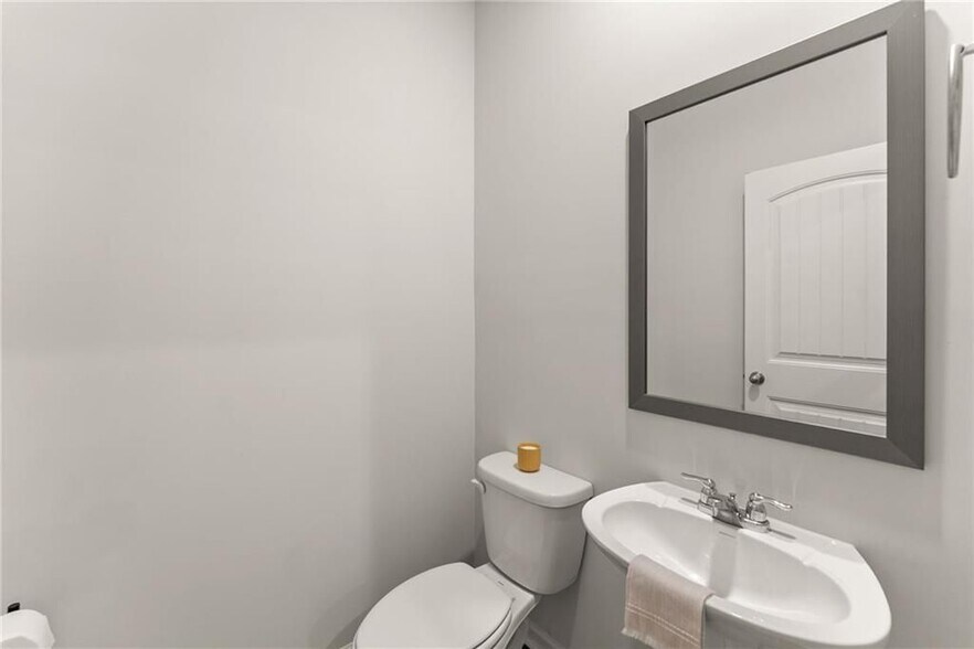 Building Photo - 300 Stoneybrook Dr