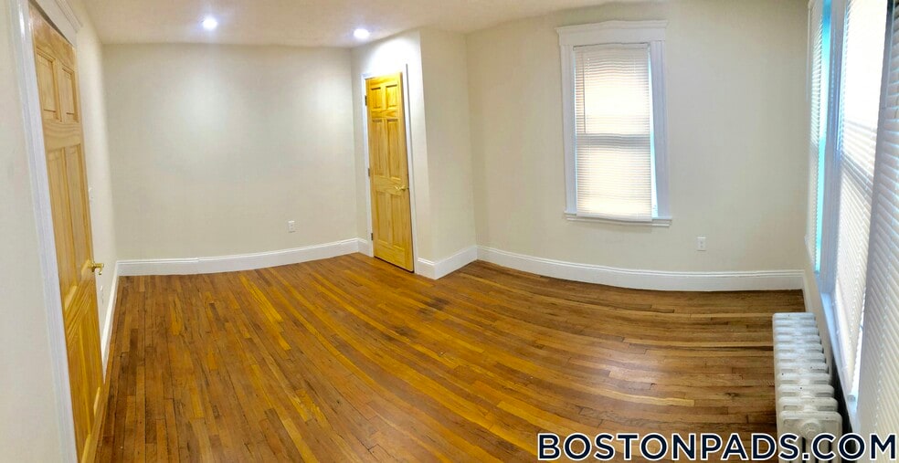 Building Photo - 12 Logan St