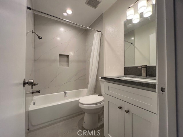 Building Photo - 1366 Oahu St