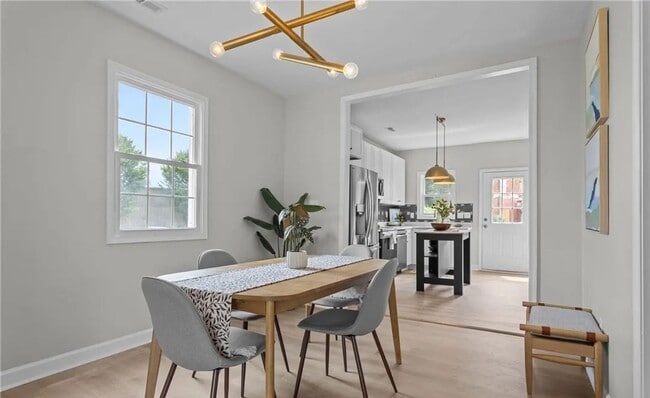 Building Photo - Newly Renovated 4 Bedroom, 2 Full Bath Home, Available Immediately!