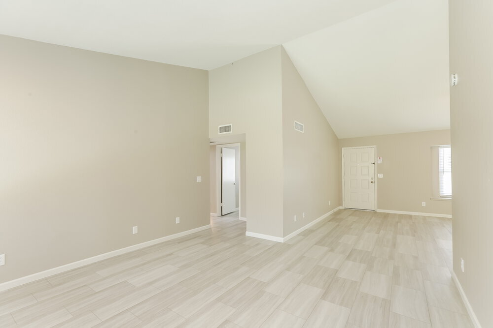 Building Photo - 1237 E Wickieup Ln