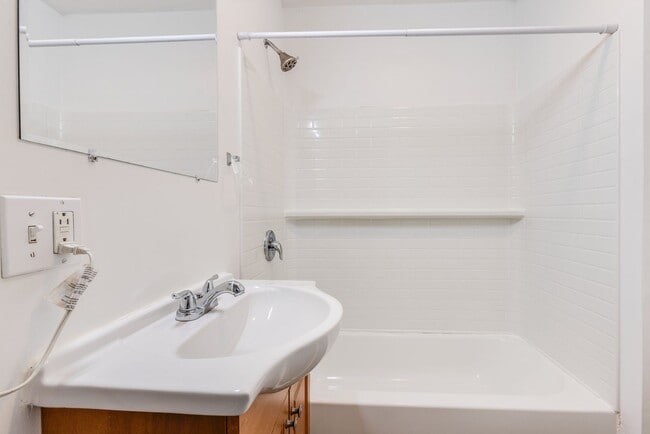 Building Photo - 224 Seward St