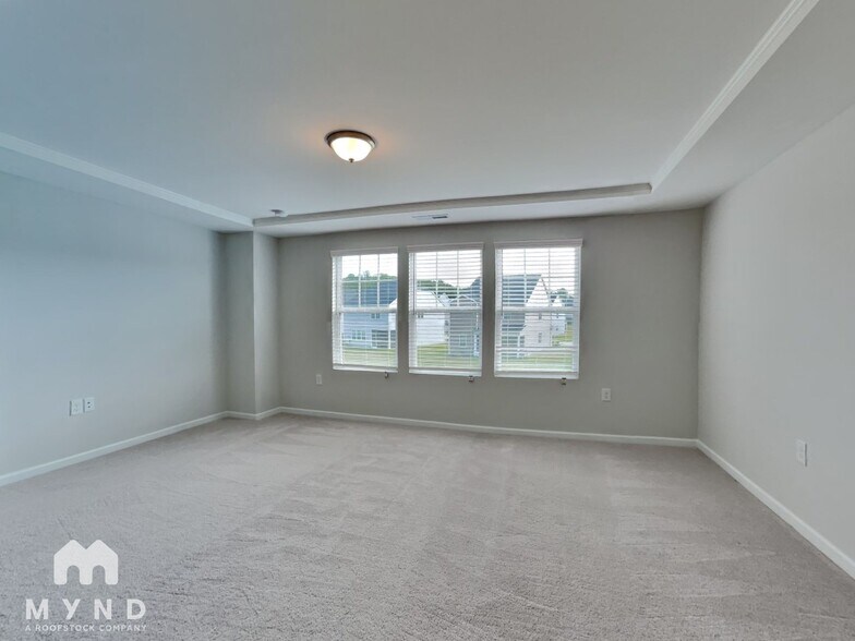 Building Photo - 1621 Trembley Pk Dr