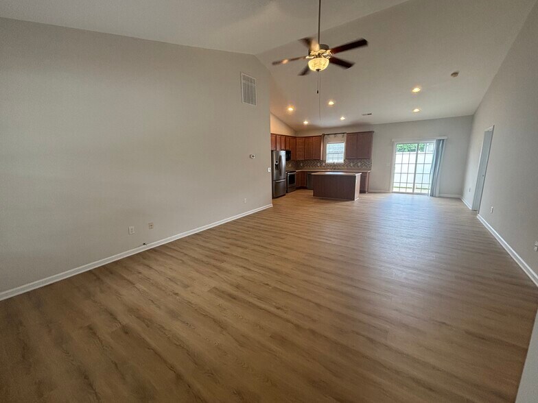 Building Photo - 115 Bascom Ct
