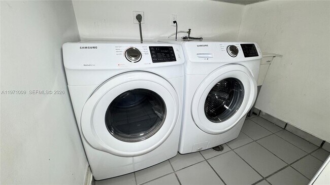 Building Photo - 16220 SW 173rd Ave