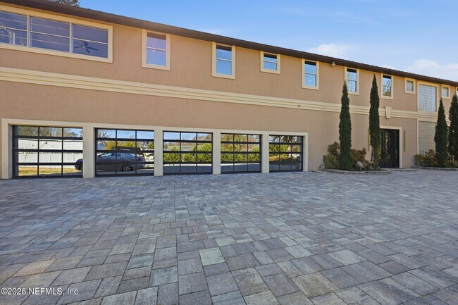 Building Photo - 1450 Wentworth Ave