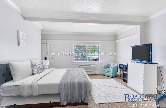 Building Photo - Charming Tooele Rambler with HUGE backyard!