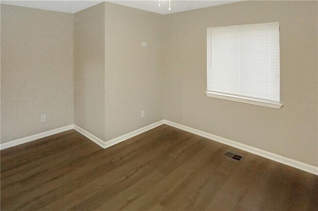 Building Photo - 5847 Trent Walk Dr