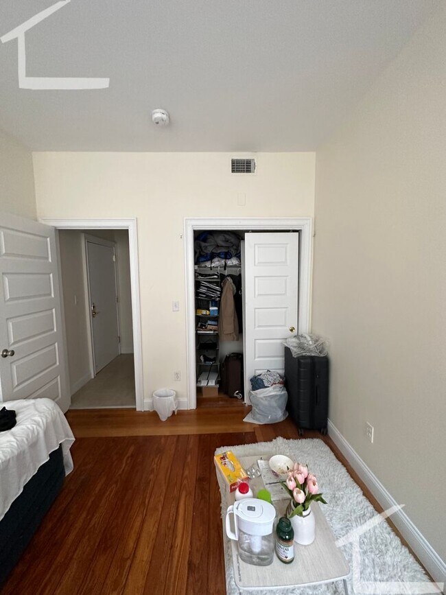 Building Photo - 2 Bedroom Now Available Right in Allston