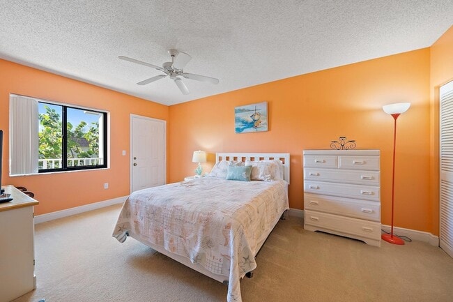 Building Photo - 860 Bella Vista Ct S