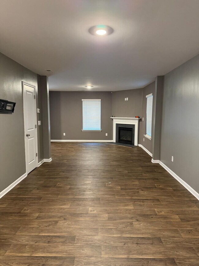 Building Photo - "Charming 3-Bed Oasis on Finnigan Rd: Spacious 1,994 Sq Ft with Granite Kitchen & Cozy Fireplace!"