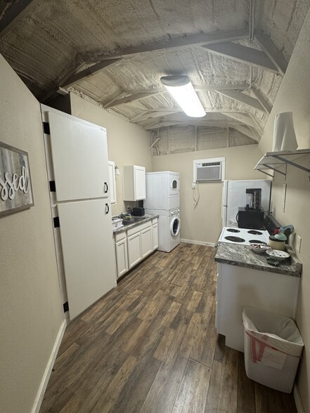 Building Photo - 849 Grape St