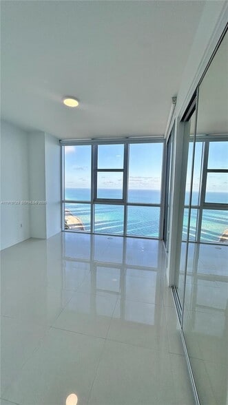 Building Photo - 18201 Collins Ave