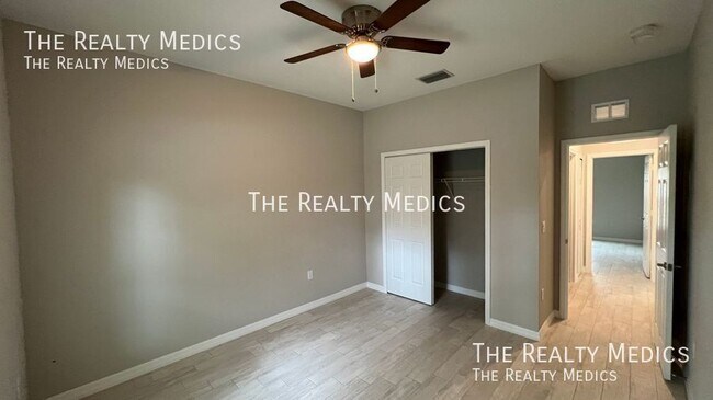 Building Photo - 3290 Halden Ave SE